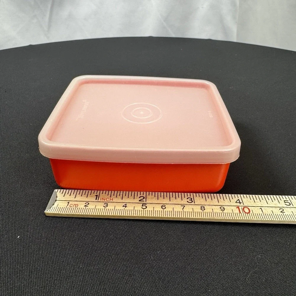 VTG Small Tupperware Plastic Storage Container #1516-1W/‎ Lid